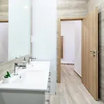 T5 Tuzolto Budapest