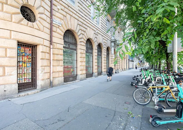 T5 Tuzolto דירה *